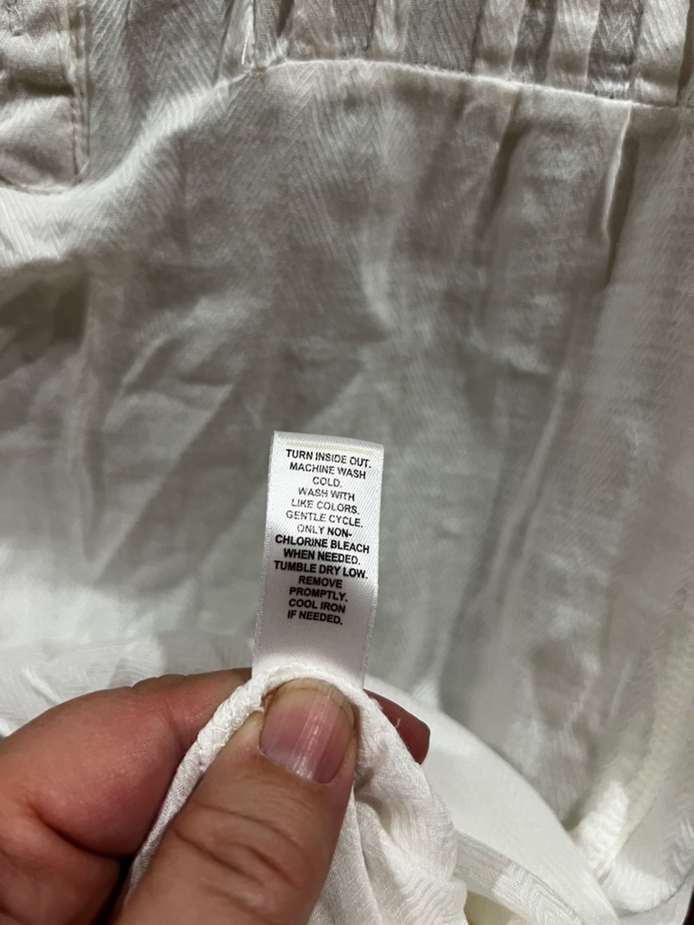 White Cotton Pintuck V-Neck Women's Top - Picture 4 of 12
